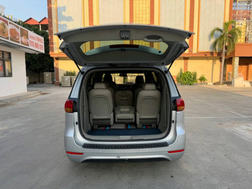Kia Carnival Prestige 2015