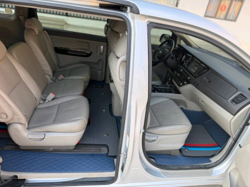 Kia Carnival Prestige 2015