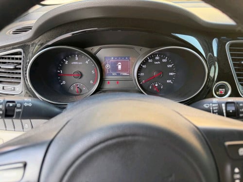 Kia Carnival Prestige 2015