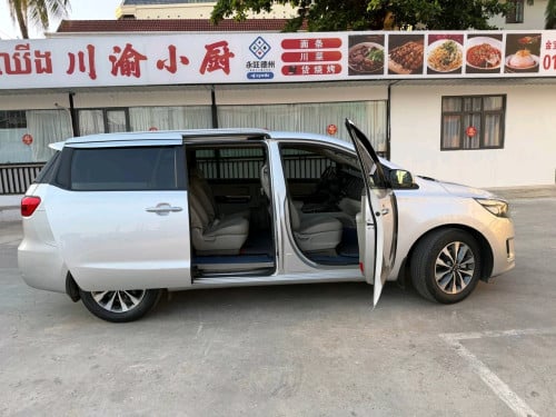 Kia Carnival Prestige 2015