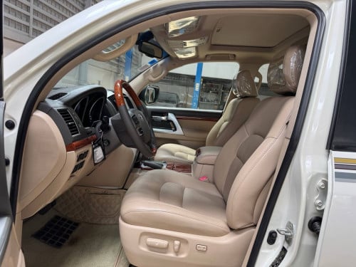 Land Cruiser VX 2015 ម៉ាស៊ូត