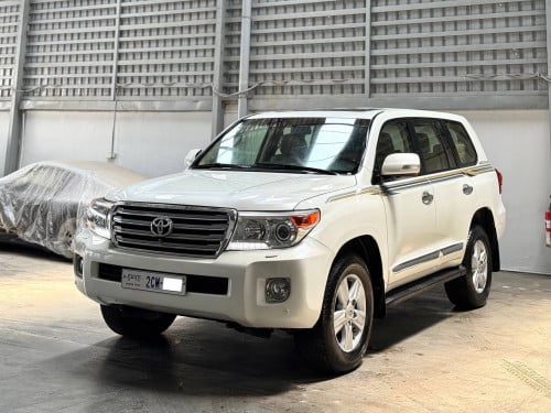 Land Cruiser VX 2015 ម៉ាស៊ូត