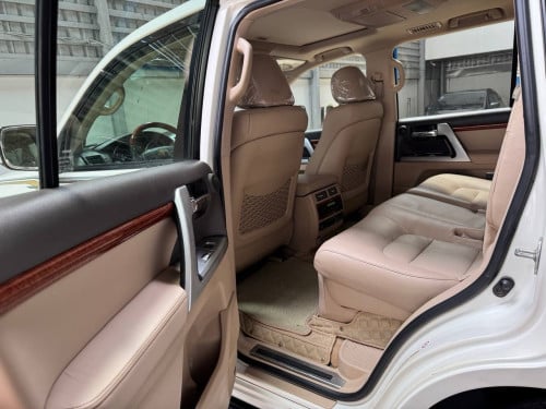 Land Cruiser VX 2015 ម៉ាស៊ូត