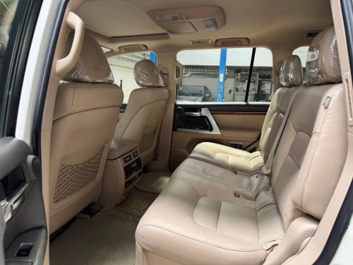 Land Cruiser VX 2015 ម៉ាស៊ូត