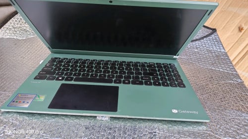 LAPTOP New 99%