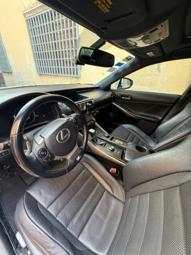 Lexus is 200t