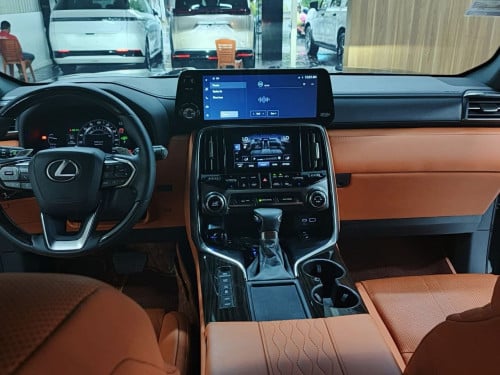 Lexus LX600 2023 ESV VIP 4 seat Full option 21 Rim