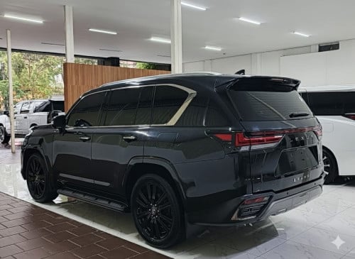 Lexus LX600 2023 ESV VIP 4 seat Full option 21 Rim