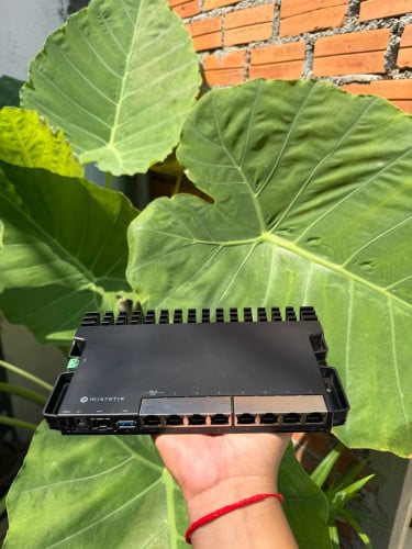 Mikrotik RB5009UG+S+IN & RB4011iGS+RM second hand for sell