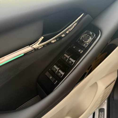 New GAC M8 2025 Edition សាំង+អគ្គិសនី (Plug in Hybrid) តម្លៃនិយាយគ្នាបាន