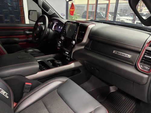 Ram 1500 Rebel 2025 តម្លៃ 80,000-ទំហំម៉ាស៊ីន៖ ម៉ាស៊ីនសាំង Twin-Turbocharged