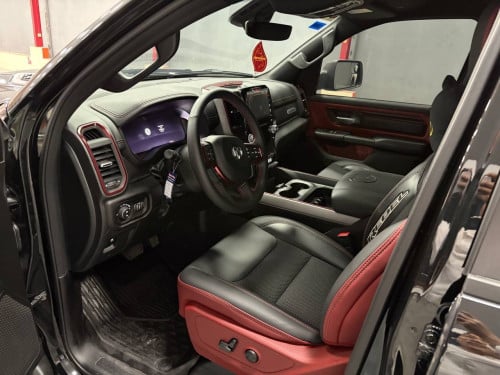 Ram 1500 Rebel 2025 តម្លៃ 80,000-ទំហំម៉ាស៊ីន៖ ម៉ាស៊ីនសាំង Twin-Turbocharged