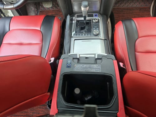TOYOTA LANDCRUISER