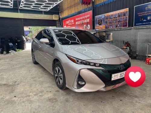 Toyota Pruis Prime Plug In Advanced