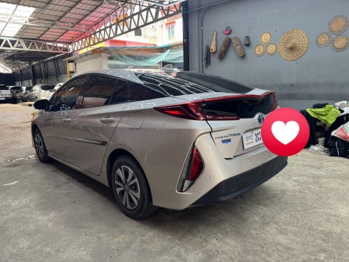 Toyota Pruis Prime Plug In Advanced