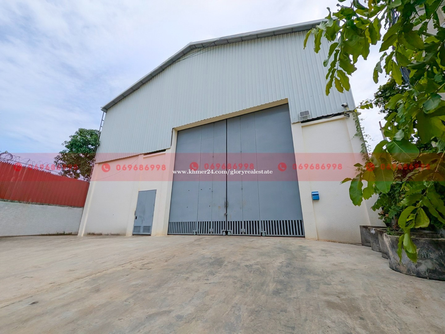 650 Sqm Warehouse For Lease On A Sub-Concrete Road Near Street 2004