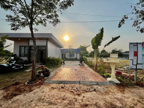 ដីលក់ មានផ្ទះលំហែស្រាប់ 120$/m2