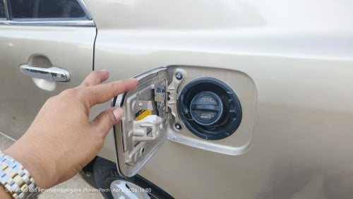 ឡានលក់បន្ទាន់លុយ Camry 07 Hybrid សំណុំឯកសារម្ចាស់ដើម