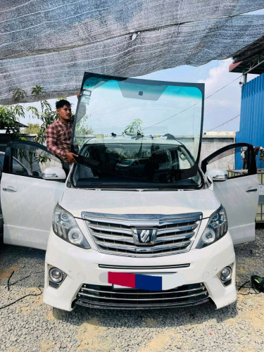 ឡាក់គីលក់និងប្តូរកញ្ចក់រថយន្តគ្រប់ប្រភេទ - Lucky Auto Glass