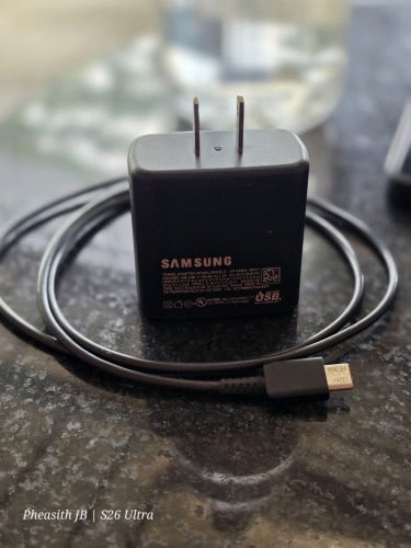ដុំ និងខ្សែ សាកហ្សីន Samsung S25 Ultra មួយតឹក