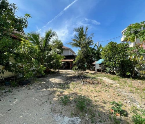 🏠 ដីកែងត្រូវការលក់បន្ទាន់ ទីតាំងចុះពីផ្លូវ598បន្តិច