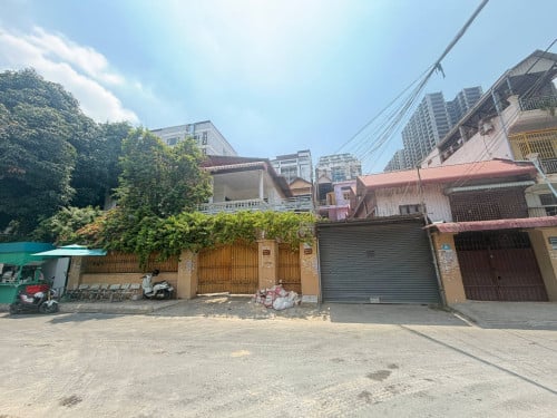 ផ្ទះវីឡាសម្រាប់លក់/villa For Sale សង្កាត់បឹងត្របែក ខណ្ឌចំការមន/:Located in sk Beoung Tarbak pp