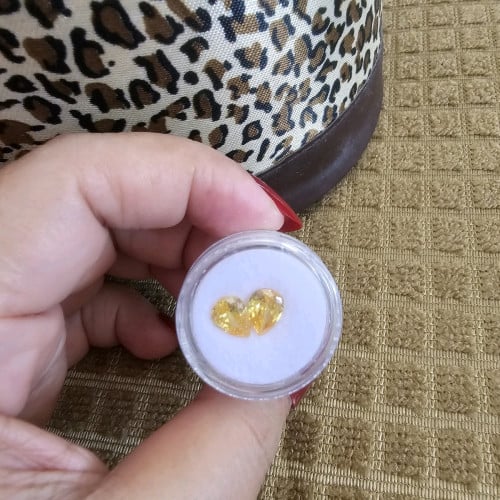 ត្បូងZiconia គេហៅពេជ្រជប៉ុន