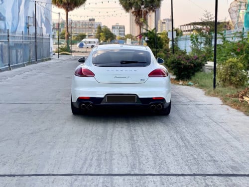 2015 Porsche Panamera S Hybrid
