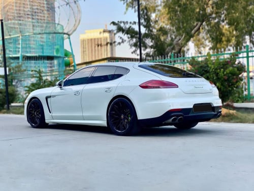 2015 Porsche Panamera S Hybrid