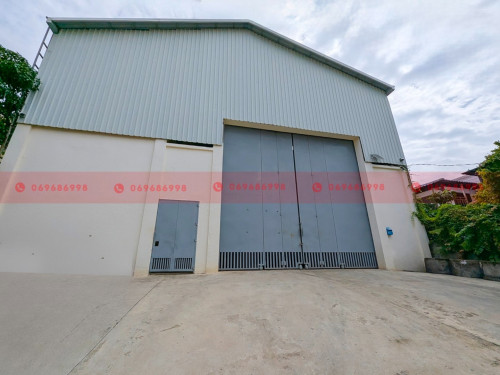 650 Sqm Warehouse For Lease On A Sub-Concrete Road Near Street 2004