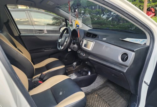 8600$ ជាមួយ Toyota Vitz 2012