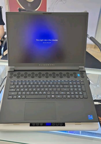 Alienware m18 R2