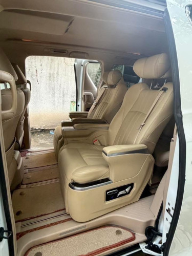 Alphard 2009 ម្ញ៉ែត MC ស្មាតទ្វារ2 ទ្វារក្រោយបឺត ក្នុងលឿង