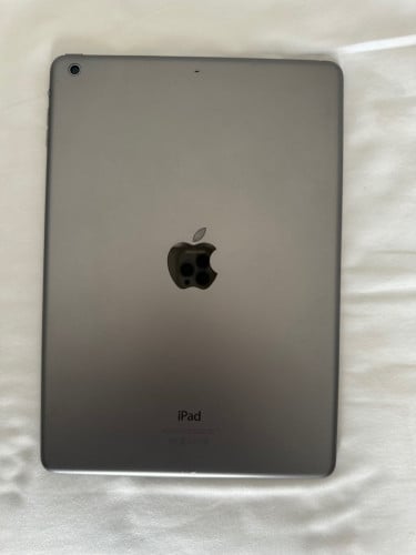 Apple IPad. Barely used