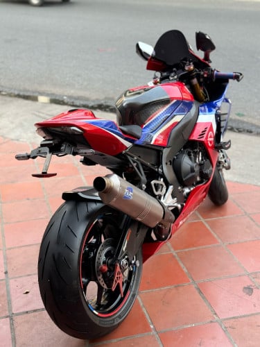 CBR1000rr-r SP ទេីបមកដល់ថ្មីៗ​