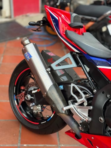 CBR1000rr-r SP ទេីបមកដល់ថ្មីៗ​