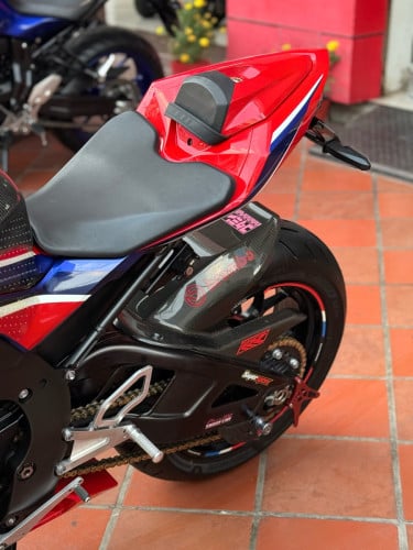 CBR1000rr-r SP ទេីបមកដល់ថ្មីៗ​