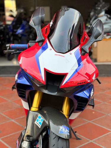 CBR1000rr-r SP ទេីបមកដល់ថ្មីៗ​