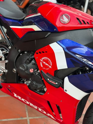 CBR1000rr-r SP ទេីបមកដល់ថ្មីៗ​