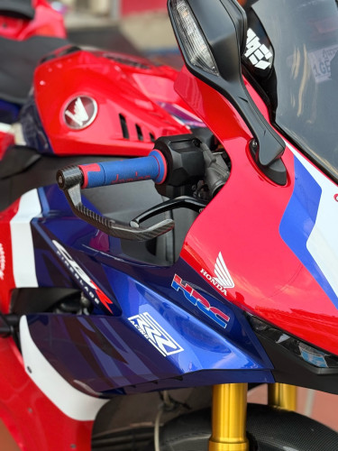CBR1000rr-r SP ទេីបមកដល់ថ្មីៗ​