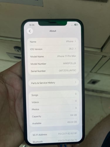 iPhone 11 Pro Max  នៅហ្សុីនសំណំុ
