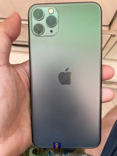 iPhone 11 Pro Max  នៅហ្សុីនសំណំុ