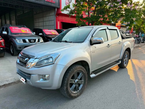 ISUZU D-Max 2013 មួយទឹកឡានស្អាត