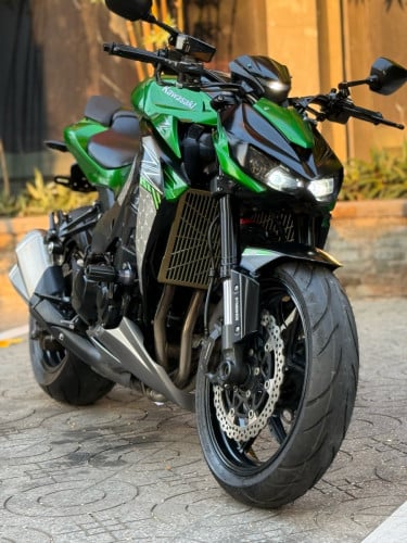 Kawasaki Z1000