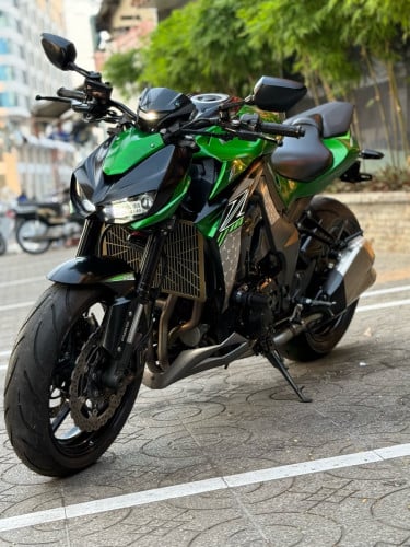 Kawasaki Z1000