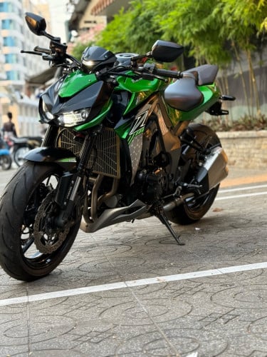 Kawasaki Z1000