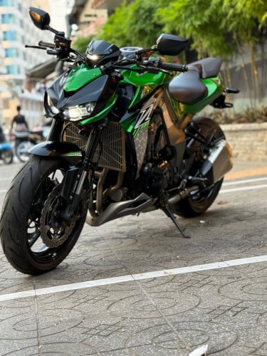 Kawasaki Z1000