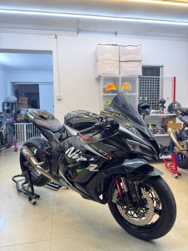 Kawasaki ZX10RR 2018 ក្រដាសពន្ធពេញឆ្នាំ