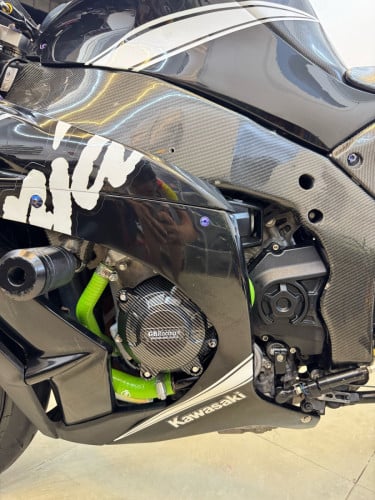 Kawasaki ZX10RR 2018 ក្រដាសពន្ធពេញឆ្នាំ