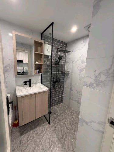 L Tower loft 2 Bed urgent sale